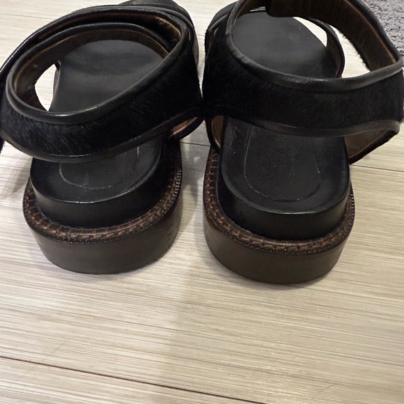 Marni Fussbett Sandals with Calf Fur in Black - Picture 6 of 11